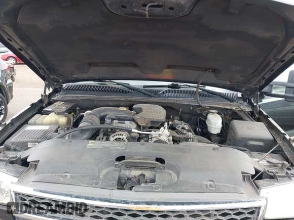 ✅ 2005 Chevrolet Silverado 2500HD LS • VIN: 1GCHK23215F869670 • Lot: 42213063. Listed on IAAI with 272,981 mi. Free auction sales archive from the USA and detailed vehicle history report at DreamBid. Image 10.