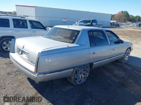 ✅ 1994 Cadillac DeVille • VIN: 1G6KD52B3RU305784 • Lot: 43626368. Listed on IAAI with 138,892 mi. Free auction sales archive from the USA and detailed vehicle history report at DreamBid. Image 4.
