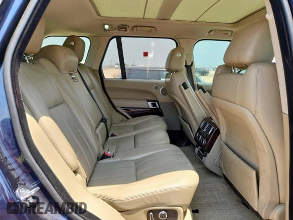 ✅ 2017 Land Rover Range Rover HSE • VIN: SALGS2FKXHA328411 • Lot: 61292425. Wystawiony na Copart z przebiegiem 73 480 mil. Bezpłatny archiwum sprzedaży aukcyjnych z USA i szczegółowy raport historii pojazdu na DreamBid. Zdjęcie 11.