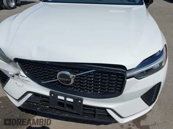 ✅ 2025 Volvo XC60 Plus • VIN: YV4H60RC9S1049609 • Lot: 42555298. Listed on IAAI with 7,579 mi. Free auction sales archive from the USA and detailed vehicle history report at DreamBid. Image 6.