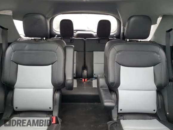 ✅ 2022 Ford Explorer XLT • VIN: 1FMSK8DH8NGC12804 • Lot: 55874725. Wystawiony na Copart z przebiegiem 42 738 mil. Bezpłatny archiwum sprzedaży aukcyjnych z USA i szczegółowy raport historii pojazdu na DreamBid. Zdjęcie 10.