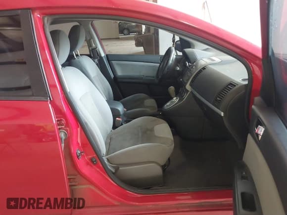 ✅ 2012 Nissan Sentra 2.0 • VIN: 3N1AB6AP5CL744197 • Lot: 42396453. Wystawiony na IAAI z przebiegiem 194 108 mil. Bezpłatny archiwum sprzedaży aukcyjnych z USA i szczegółowy raport historii pojazdu na DreamBid. Zdjęcie 5.