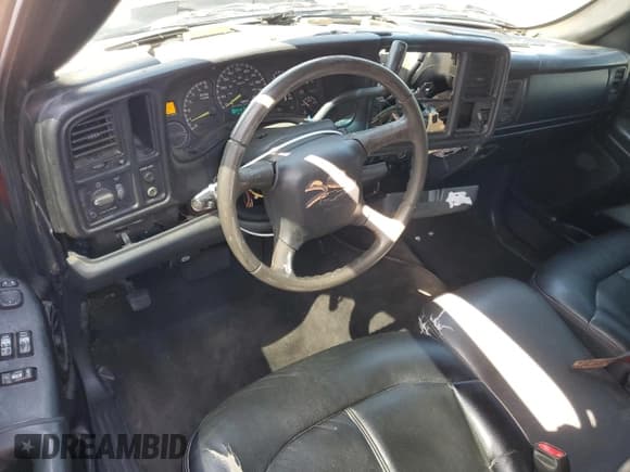 ✅ 2001 Chevrolet Silverado 1500 • VIN: 1GCEC14V61Z195186 • Лот: 48526975. Опубликован ранее на Copart с пробегом 245 900 миль. Бесплатный доступ к архиву аукционных продаж из США и подробный отчёт об истории автомобиля на DreamBid. Изображение 8.