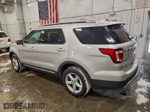 ✅ 2017 Ford Explorer XLT • VIN: 1FM5K8D80HGB82490 • Lot: 94912835. Wystawiony na Copart z przebiegiem 88 964 mil. Bezpłatny archiwum sprzedaży aukcyjnych z USA i szczegółowy raport historii pojazdu na DreamBid. Zdjęcie 2.