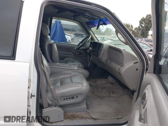 ✅ 1999 Chevrolet Suburban • VIN: 1GNFK16R4XJ371464 • Лот: 43615079. Опубликован ранее на IAAI с пробегом 259 069 миль. Бесплатный доступ к архиву аукционных продаж из США и подробный отчёт об истории автомобиля на DreamBid. Изображение 5.