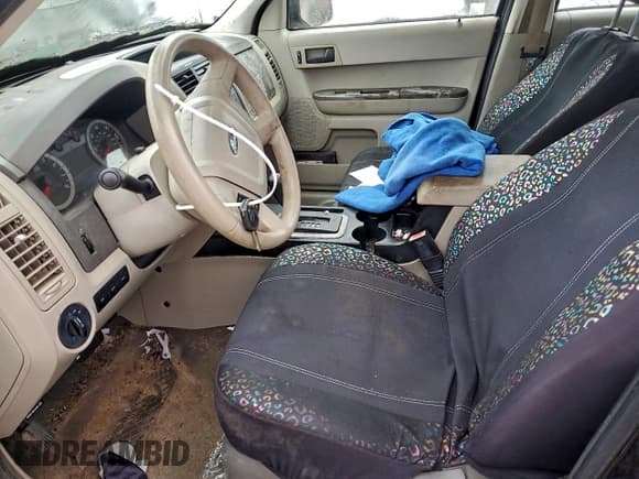 ✅ 2011 Ford Escape XLS • VIN: 1FMCU0C71BKB21388 • Лот: 95890375. Опубликован ранее на Copart с пробегом Не указан. Бесплатный доступ к архиву аукционных продаж из США и подробный отчёт об истории автомобиля на DreamBid. Изображение 7.