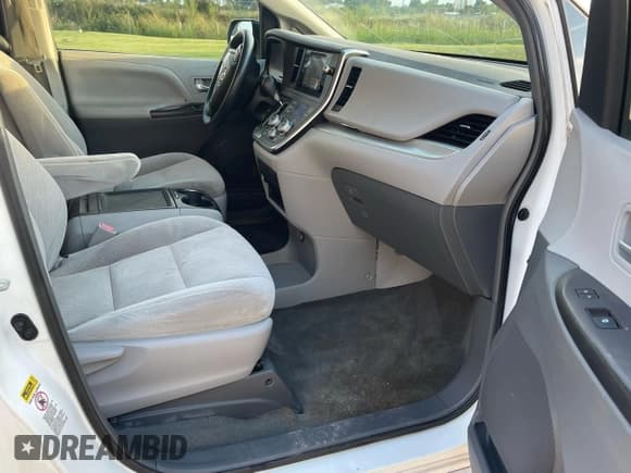 ✅ 2015 Toyota Sienna LE AAS • VIN: 5TDKK3DC3FS547083 • Lot: 83761785. Listed on Copart with 173,895 mi. Free auction sales archive from the USA and detailed vehicle history report at DreamBid. Image 5.