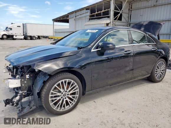 2025 Mercedes-Benz CLA 250 z VIN W1K5J4GB5SN504363, wystawiony jako Copart lot #61268535 z przebiegiem 1 854 mil mil oraz Szkoda całkowita • Salvage title. Historia ofert i sprzedaży dostępna na DreamBid. Obrazek 1.