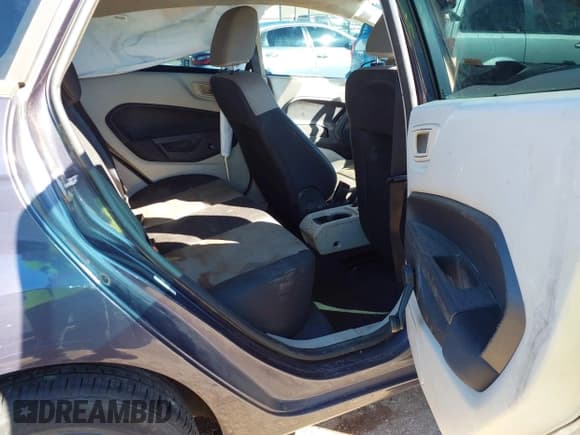 ✅ 2012 Ford Fiesta S • VIN: 3FADP4AJXCM136784 • Лот: 43584950. Опубликован ранее на IAAI с пробегом 118 421 миль. Бесплатный доступ к архиву аукционных продаж из США и подробный отчёт об истории автомобиля на DreamBid. Изображение 8.