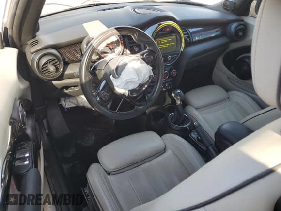 ✅ 2017 MINI Convertible Cooper S • VIN: WMWWG9C31H3C81767 • Lot: 85005225. Listed on Copart with 76,964 mi. Free auction sales archive from the USA and detailed vehicle history report at DreamBid. Image 8.