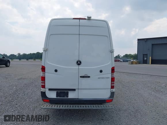 ✅ 2015 Mercedes-Benz Sprinter Cargo EXT • VIN: WD3PE8DB5FP129758 • Лот: 42845461. Опубликован ранее на IAAI с пробегом 506 181 миль. Бесплатный доступ к архиву аукционных продаж из США и подробный отчёт об истории автомобиля на DreamBid. Изображение 16.