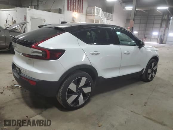 ✅ 2022 Volvo C40 Ultimate • VIN: YV4ED3GB6N2007420 • Lot: 51928745. Wystawiony na Copart z przebiegiem 44 713 mil. Bezpłatny archiwum sprzedaży aukcyjnych z USA i szczegółowy raport historii pojazdu na DreamBid. Zdjęcie 3.