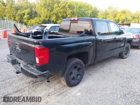 ✅ 2018 Chevrolet Silverado 1500 LTZ • VIN: 3GCUKSEC3JG548940 • Lot: 42651604. Wystawiony na IAAI z przebiegiem 163 602 mil. Bezpłatny archiwum sprzedaży aukcyjnych z USA i szczegółowy raport historii pojazdu na DreamBid. Zdjęcie 4.