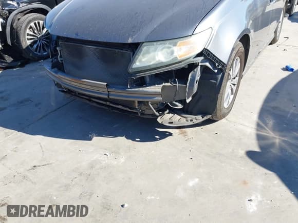 ✅ 2014 Honda Odyssey EX-L • VIN: 5FNRL5H68EB028545 • Lot: 43615761. Wystawiony na IAAI z przebiegiem 223 732 mil. Bezpłatny archiwum sprzedaży aukcyjnych z USA i szczegółowy raport historii pojazdu na DreamBid. Zdjęcie 6.