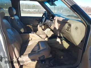 ✅ 2001 Chevrolet Blazer LT • VIN: 1GNDT13W012147527 • Lot: 41696302. Wystawiony na IAAI z przebiegiem 275 092 mil. Bezpłatny archiwum sprzedaży aukcyjnych z USA i szczegółowy raport historii pojazdu na DreamBid. Zdjęcie 5.