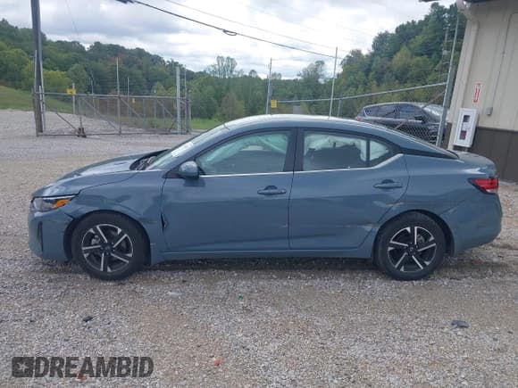 ✅ 2024 Nissan Sentra SV • VIN: 3N1AB8CV0RY304875 • Lot: 43307448. Wystawiony na IAAI z przebiegiem 30 416 mil. Bezpłatny archiwum sprzedaży aukcyjnych z USA i szczegółowy raport historii pojazdu na DreamBid. Zdjęcie 15.