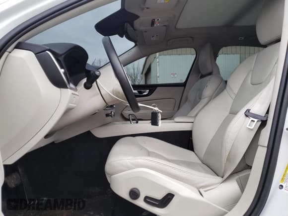 ✅ 2024 Volvo S60 Core Dark Theme • VIN: 7JRL12TK8RG295020 • Lot: 47601695. Listed on Copart with 45,837 mi. Free auction sales archive from the USA and detailed vehicle history report at DreamBid. Image 7.