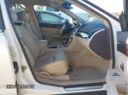 ✅ 2009 Cadillac SRX RWD • VIN: 1GYEE637490121768 • Lot: 43765198. Wystawiony na IAAI z przebiegiem 122 739 mil. Bezpłatny archiwum sprzedaży aukcyjnych z USA i szczegółowy raport historii pojazdu na DreamBid. Zdjęcie 5.