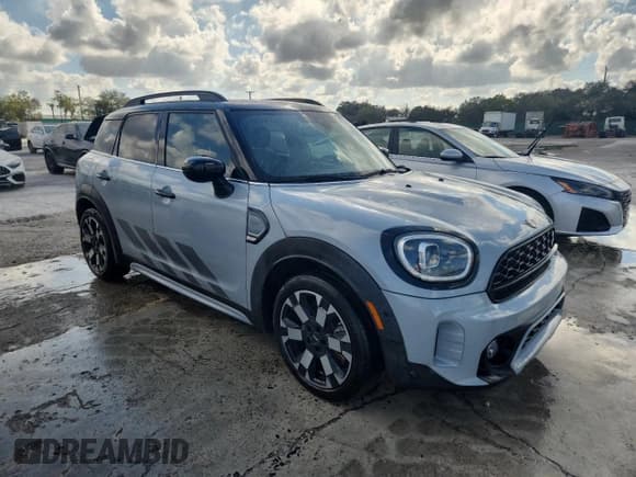 ✅ 2023 MINI Countryman Cooper S • VIN: WMZ53BR09P3P88216 • Лот: 91361335. Опубликован ранее на Copart с пробегом 27 747 миль. Бесплатный доступ к архиву аукционных продаж из США и подробный отчёт об истории автомобиля на DreamBid. Изображение 4.