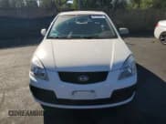 ✅ 2008 Kia Rio LX • VIN: KNADE123086367888 • Lot: 85318325. Wystawiony na Copart z przebiegiem 122 980 mil. Bezpłatny archiwum sprzedaży aukcyjnych z USA i szczegółowy raport historii pojazdu na DreamBid. Zdjęcie 5.