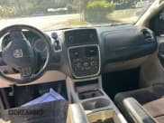 ✅ 2014 Dodge Grand Caravan SXT • VIN: 2C4RDGCG9ER128683 • Lot: 91316415. Wystawiony na Copart z przebiegiem Nie podano. Bezpłatny archiwum sprzedaży aukcyjnych z USA i szczegółowy raport historii pojazdu na DreamBid. Zdjęcie 9.