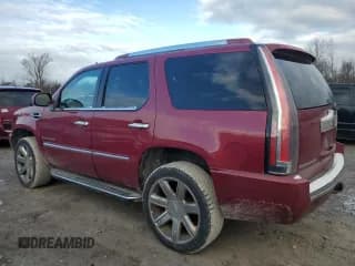 ✅ 2007 Cadillac Escalade • VIN: 1GYFK63857R165941 • Lot: 93258085. Wystawiony na Copart z przebiegiem 170 460 mil. Bezpłatny archiwum sprzedaży aukcyjnych z USA i szczegółowy raport historii pojazdu na DreamBid. Zdjęcie 2.