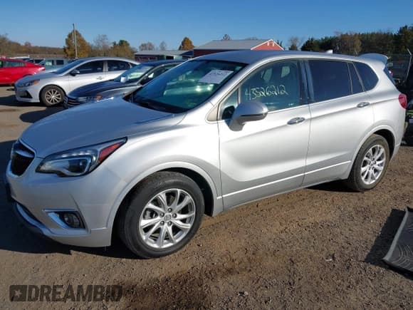 ✅ 2019 Buick Envision Preferred • VIN: LRBFXBSA1KD002390 • Lot: 43526212. Wystawiony na IAAI z przebiegiem 106 413 mil. Bezpłatny archiwum sprzedaży aukcyjnych z USA i szczegółowy raport historii pojazdu na DreamBid. Zdjęcie 2.