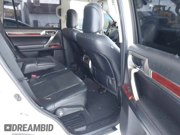 ✅ 2013 Lexus GX 460 • VIN: JTJBM7FX6D5056833 • Lot: 42859967. Wystawiony na IAAI z przebiegiem 161 753 mil. Bezpłatny archiwum sprzedaży aukcyjnych z USA i szczegółowy raport historii pojazdu na DreamBid. Zdjęcie 8.