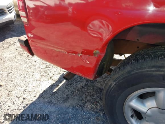 ✅ 1999 Dodge Dakota SLT • VIN: 1B7GL22X0XS225027 • Lot: 41564002. Wystawiony na IAAI z przebiegiem Nie podano. Bezpłatny archiwum sprzedaży aukcyjnych z USA i szczegółowy raport historii pojazdu na DreamBid. Zdjęcie 15.