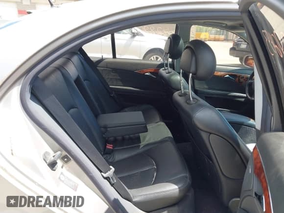 ✅ 2005 Mercedes-Benz E 320 • VIN: WDBUF82JX5X167046 • Лот: 42896493. Опубликован ранее на IAAI с пробегом 165 458 миль. Бесплатный доступ к архиву аукционных продаж из США и подробный отчёт об истории автомобиля на DreamBid. Изображение 8.