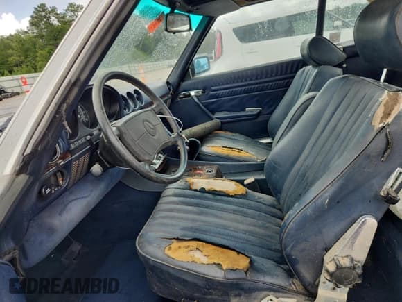 ✅ 1989 Mercedes-Benz 560 SL • VIN: WDBBA48D3KA103641 • Lot: 65051325. Wystawiony na Copart z przebiegiem 125 249 mil. Bezpłatny archiwum sprzedaży aukcyjnych z USA i szczegółowy raport historii pojazdu na DreamBid. Zdjęcie 7.