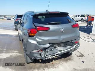 ✅ 2022 Buick Encore GX Select • VIN: KL4MMDSL0NB066798 • Lot: 43324315. Wystawiony na IAAI z przebiegiem 55 238 mil. Bezpłatny archiwum sprzedaży aukcyjnych z USA i szczegółowy raport historii pojazdu na DreamBid. Zdjęcie 6.