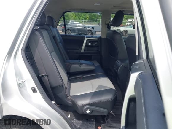 ✅ 2022 Toyota 4Runner SR5 Premium • VIN: JTEFU5JR4N5273974 • Lot: 42436307. Listed on IAAI with 42,281 mi. Free auction sales archive from the USA and detailed vehicle history report at DreamBid. Image 8.