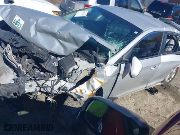 2017 Hyundai Sonata 2.4L с VIN 5NPE24AF0HH491016, выставлен на аукционе IAAI как лот 43491233 с пробегом 126 089 миль миль и . История ставок и продаж доступна на DreamBid. Изображение 2.