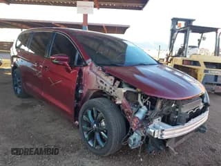 ✅ 2019 Chrysler Pacifica Touring Plus • VIN: 2C4RC1FG6KR732876 • Lot: 43450658. Wystawiony na IAAI z przebiegiem 108 773 mil. Bezpłatny archiwum sprzedaży aukcyjnych z USA i szczegółowy raport historii pojazdu na DreamBid. Zdjęcie 1.