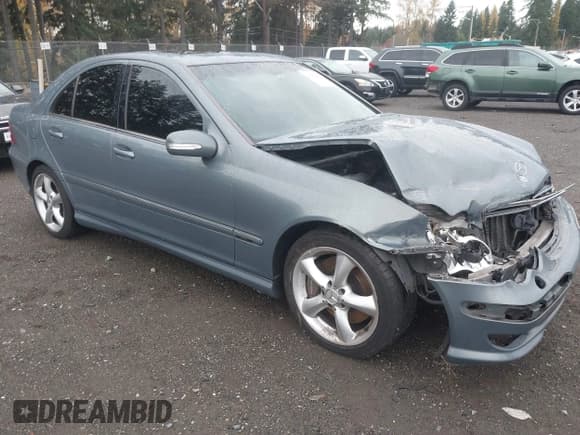 ✅ 2005 Mercedes-Benz C 230 Kompressor • VIN: WDBRF40J25F567061 • Lot: 43662373. Wystawiony na IAAI z przebiegiem 209 363 mil. Bezpłatny archiwum sprzedaży aukcyjnych z USA i szczegółowy raport historii pojazdu na DreamBid. Zdjęcie 1.