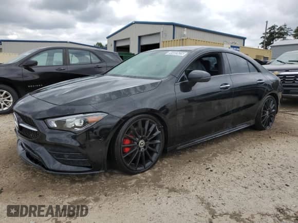 2021 Mercedes-Benz CLA 250 z VIN W1K5J4GB3MN176332, wystawiony jako Copart lot #84402625 z przebiegiem 63 076 mil mil oraz Czysty tytuł • Clean title. Historia ofert i sprzedaży dostępna na DreamBid. Obrazek 1.