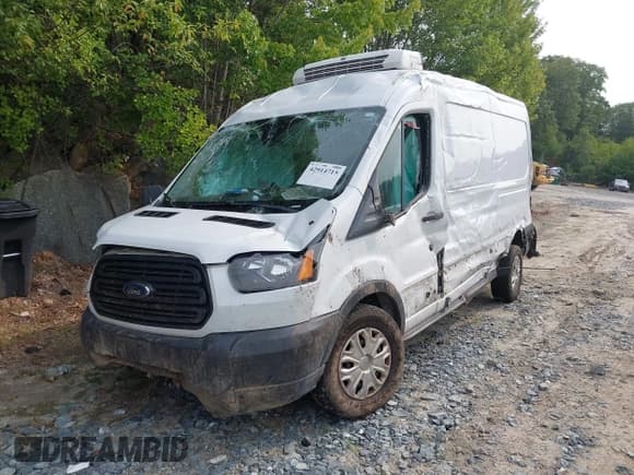 ✅ 2019 Ford Transit • VIN: 1FTYR2CM8KKA10527 • Лот: 42914715. Опубликован ранее на IAAI с пробегом Не указан. Бесплатный доступ к архиву аукционных продаж из США и подробный отчёт об истории автомобиля на DreamBid. Изображение 17.