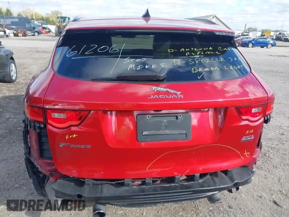 ✅ 2019 Jaguar F-Pace 25t Premium • VIN: SADCJ2GX7KA367844 • Lot: 43490679. Wystawiony na IAAI z przebiegiem 80 486 mil. Bezpłatny archiwum sprzedaży aukcyjnych z USA i szczegółowy raport historii pojazdu na DreamBid. Zdjęcie 17.