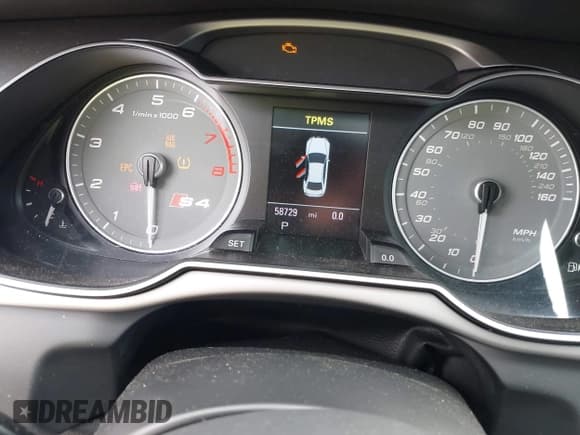 ✅ 2013 Audi S4 Premium Plus • VIN: WAUBGAFL5DA174638 • Lot: 42383037. Wystawiony na IAAI z przebiegiem 58 729 mil. Bezpłatny archiwum sprzedaży aukcyjnych z USA i szczegółowy raport historii pojazdu na DreamBid. Zdjęcie 7.