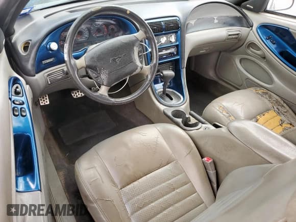 ✅ 1999 Ford Mustang GT • VIN: 1FAFP42X3XF224643 • Lot: 64943705. Wystawiony na Copart z przebiegiem Nie podano. Bezpłatny archiwum sprzedaży aukcyjnych z USA i szczegółowy raport historii pojazdu na DreamBid. Zdjęcie 8.