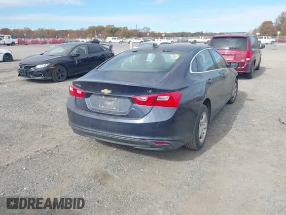 ✅ 2016 Chevrolet Malibu LS • VIN: 1G1ZB5ST4GF321867 • Lot: 43563439. Wystawiony na IAAI z przebiegiem 184 833 mil. Bezpłatny archiwum sprzedaży aukcyjnych z USA i szczegółowy raport historii pojazdu na DreamBid. Zdjęcie 4.