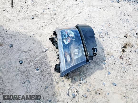 2023 Ram 1500 Tradesman z VIN 1C6RRENTXPN573635, wystawiony jako Copart lot #70497975 z przebiegiem 64 595 mil mil oraz Szkoda całkowita • Salvage title. Historia ofert i sprzedaży dostępna na DreamBid. Obrazek 12.