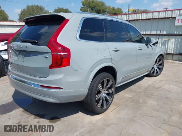 ✅ 2025 Volvo XC90 Ultra • VIN: YV4H60PF4S1325076 • Lot: 43351680. Listed on IAAI with 7,574 mi. Free auction sales archive from the USA and detailed vehicle history report at DreamBid. Image 4.