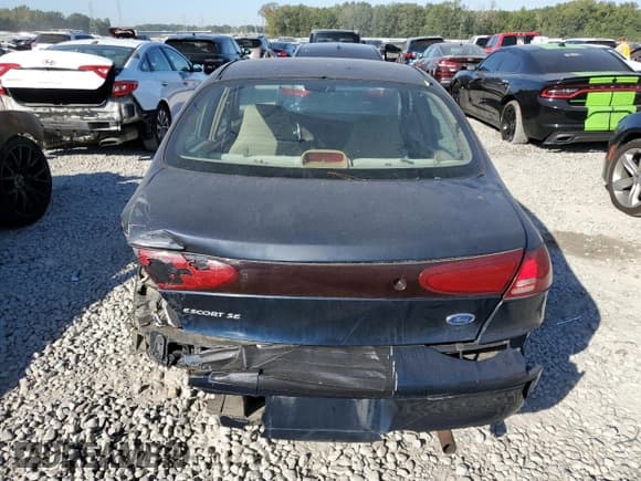 ✅ 2001 Ford Escort Fleet • VIN: 3FAFP13PX1R120920 • Lot: 75643024. Listed on Copart with 128,089 mi. Free auction sales archive from the USA and detailed vehicle history report at DreamBid. Image 6.