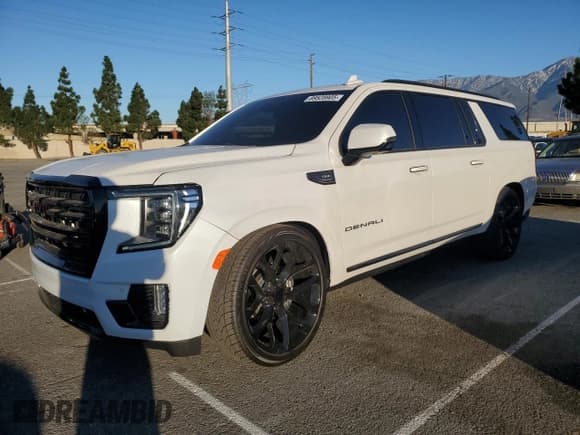 ✅ 2022 GMC Yukon XL Denali • VIN: 1GKS2JKL0NR122848 • Lot: 89528905. Wystawiony na Copart z przebiegiem 16 274 mil. Bezpłatny archiwum sprzedaży aukcyjnych z USA i szczegółowy raport historii pojazdu na DreamBid. Zdjęcie 1.