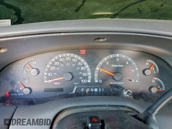 ✅ 1999 Ford F-150 • VIN: 1FTRX18W6XNA39920 • Lot: 93824515. Wystawiony na Copart z przebiegiem Nie podano. Bezpłatny archiwum sprzedaży aukcyjnych z USA i szczegółowy raport historii pojazdu na DreamBid. Zdjęcie 9.