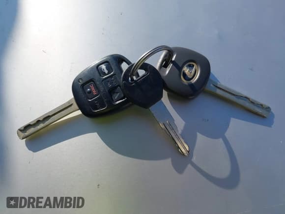 ✅ 2000 Lexus ES 300 • VIN: JT8BF28G9Y5087270 • Lot: 41345901. Listed on IAAI with 160,873 mi. Free auction sales archive from the USA and detailed vehicle history report at DreamBid. Image 11.