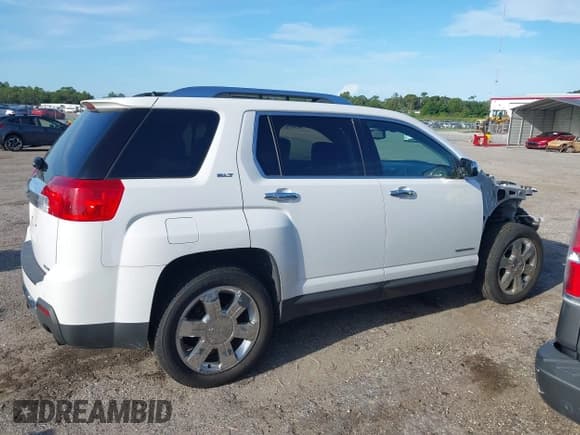 ✅ 2010 GMC Terrain SLT-2 • VIN: 2CTFLJEY6A6241421 • Lot: 42668314. Wystawiony na IAAI z przebiegiem 48 032 mil. Bezpłatny archiwum sprzedaży aukcyjnych z USA i szczegółowy raport historii pojazdu na DreamBid. Zdjęcie 13.