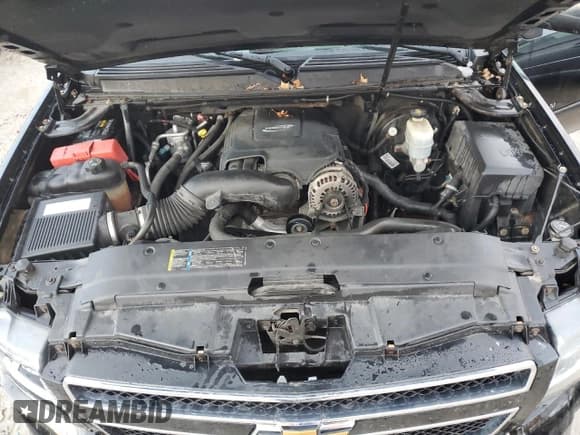 ✅ 2007 Chevrolet Suburban LTZ • VIN: 3GNFK16367G132334 • Lot: 81407164. Wystawiony na Copart z przebiegiem 201 998 mil. Bezpłatny archiwum sprzedaży aukcyjnych z USA i szczegółowy raport historii pojazdu na DreamBid. Zdjęcie 12.